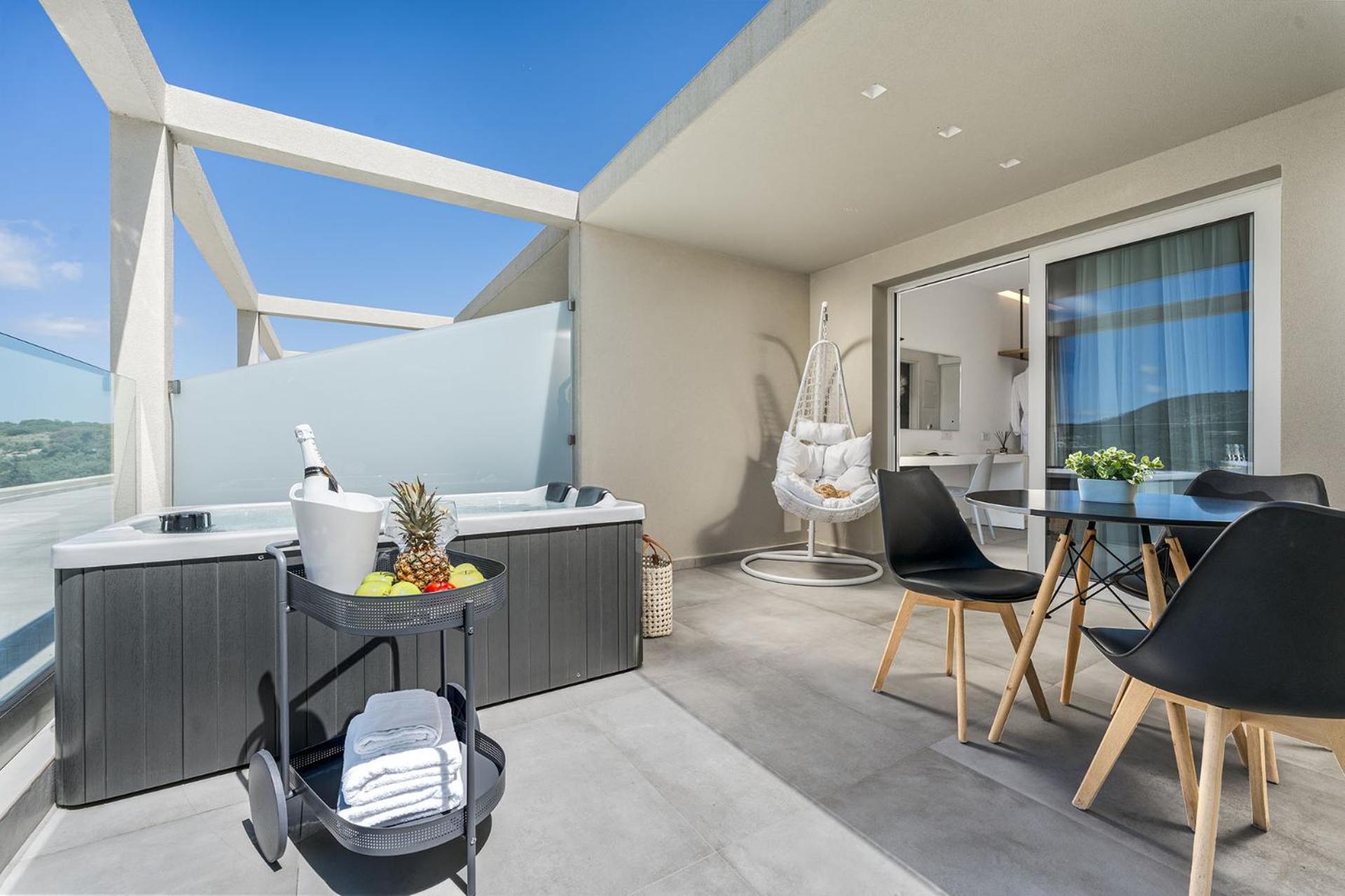 Myzith Luxury Suites Keri Eksteriør billede