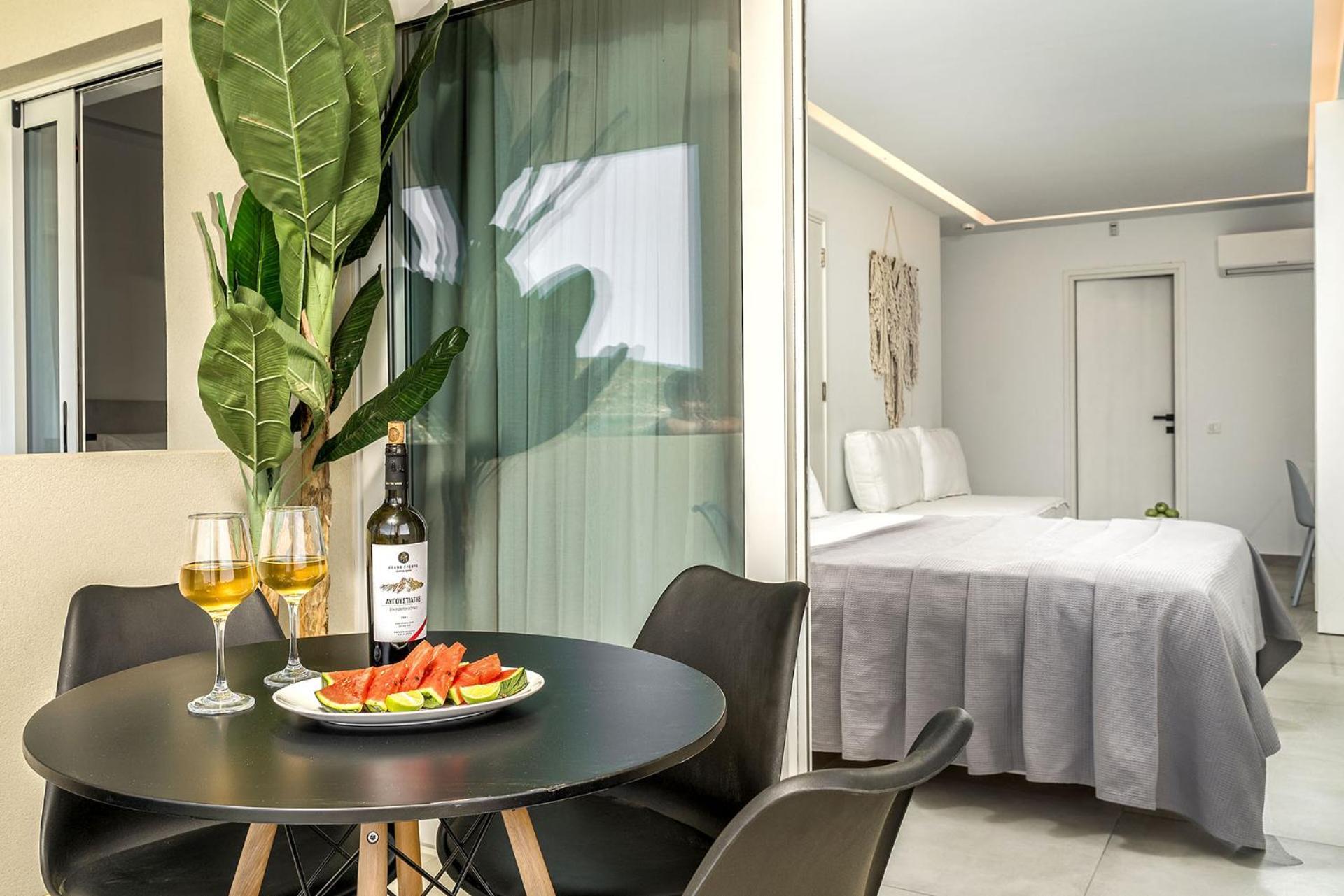 Myzith Luxury Suites Keri Eksteriør billede